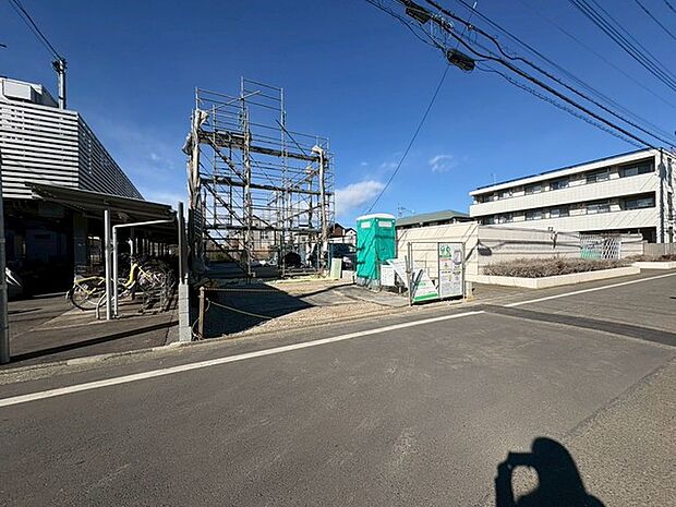 現在建物を建築中です、建築中の物件については現地確認の他、同施工会社の完成施工例のご案内、担当者のプレゼンテーションにてご検討ください。適切なご検討の方法をご説明させて頂きます。