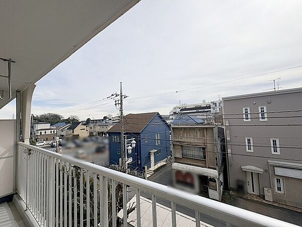 窓からの眺望です。実際に現地で眺望もご確認ください。