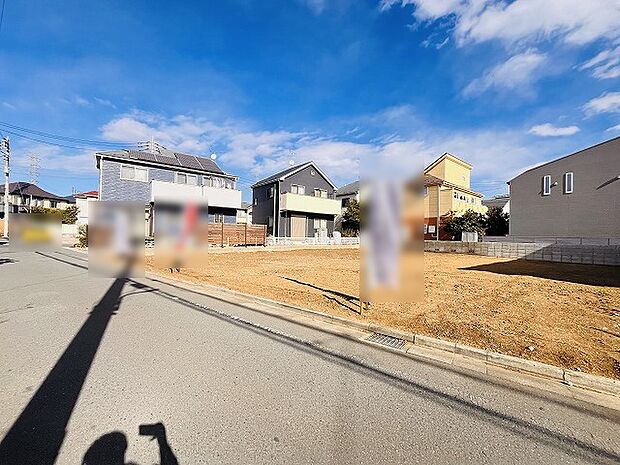 土地物件にはご確認頂くポイントがたくさんございます、土地だけのご見学の際もご遠慮せず、ぜひお気軽に担当スタッフにお申しつけくださいませ。 