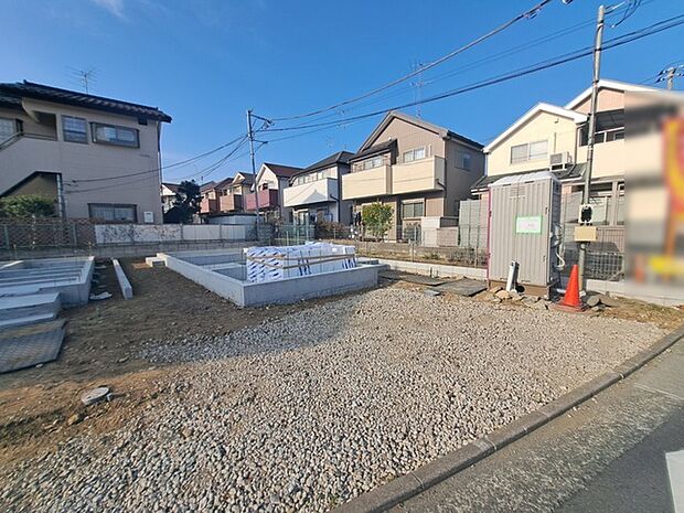 現在建物を建築中です、建築中の物件については現地確認の他、同施工会社の完成施工例のご案内、担当者のプレゼンテーションにてご検討ください。適切なご検討の方法をご説明させて頂きます。 