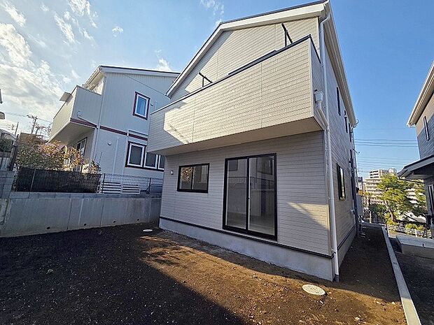 建物が完成しましたので室内のご見学予約スタート。当日のご見学予約も大歓迎です。お気軽にご連絡ください。他にもインターネットに掲載していない情報も沢山ありますので、比較で併せてご見学ができます。 