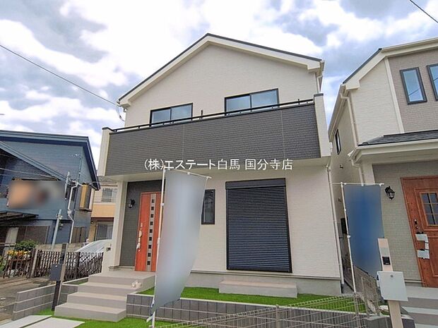 建物が完成しましたので室内のご見学予約スタート。当日のご見学予約も大歓迎です。お気軽にご連絡ください。エステート白馬国分寺店は火曜水曜も営業しております。