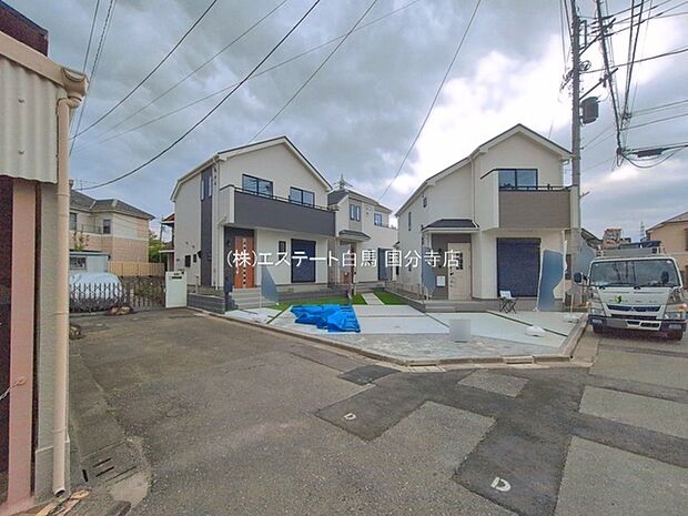 安心して暮らすことのできる住宅街。 住宅地の道路は一般に交通量が少なく車などの騒音が少ないため、住民にとって静かな生活環境が提供されます。