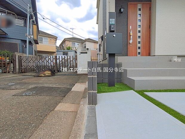 実際に室内をご見学頂くと生活のイメージが広がると思います。家具を置いたイメージや窓からの景色など。