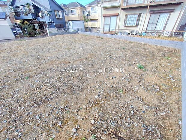 現在建物を建築中です、建築中の物件については現地確認の他、同施工会社の完成施工例のご案内、担当者のプレゼンテーションにてご検討ください。適切なご検討の方法をご説明させて頂きます。