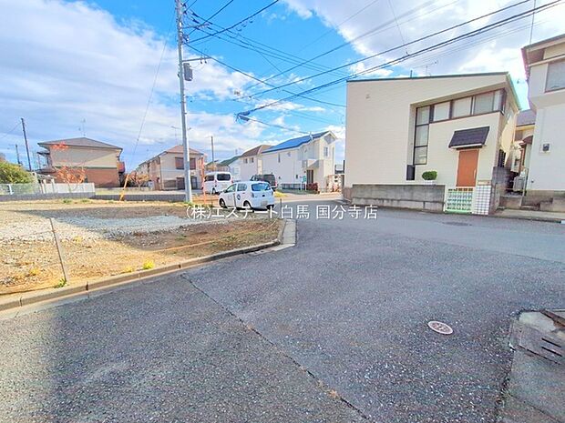 周辺は住宅が建ち並ぶ閑静な住宅街です。 