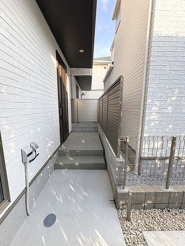 建物が完成しましたので室内のご見学予約スタート。当日のご見学予約も大歓迎です。お気軽にご連絡ください。他にもインターネットに掲載していない情報も沢山ありますので、比較で併せてご見学ができます。 