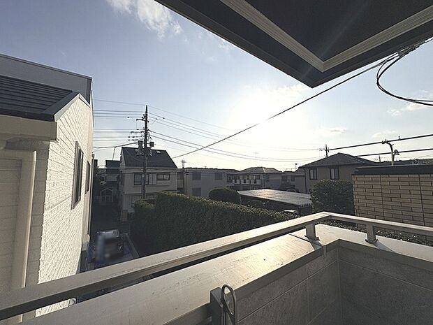 窓からの眺望です。実際に現地で眺望もご確認ください。
