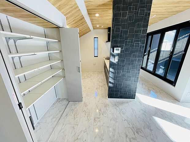 各お部屋に収納が設置されています。 