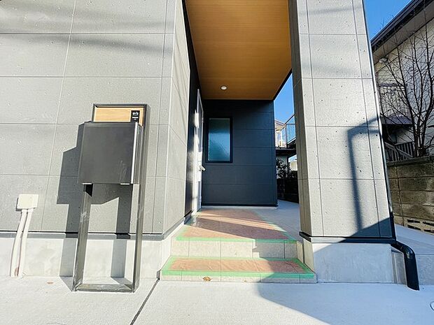 建物が完成しましたので室内のご見学予約スタート。当日のご見学予約も大歓迎です。お気軽にご連絡ください。他にもインターネットに掲載していない情報も沢山ありますので、比較で併せてご見学ができます。 