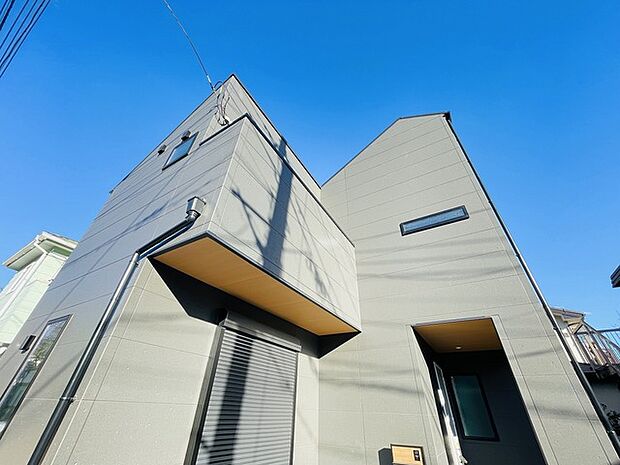 日々の忙しさやストレスから離れ、バルコニーで静かに深呼吸、心が穏やかになります。 