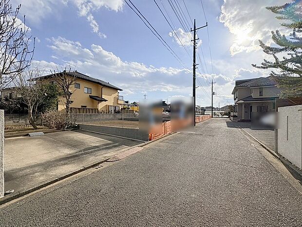 周辺は住宅が建ち並ぶ閑静な住宅街です。