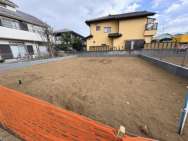 周辺のエリアで他にも沢山売りに出ている物件があります。インターネット掲載前の情報などもありますのでお気軽にお問合せください。まとめてご見学できます。 