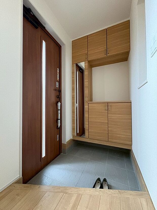 広々とした玄関スペース