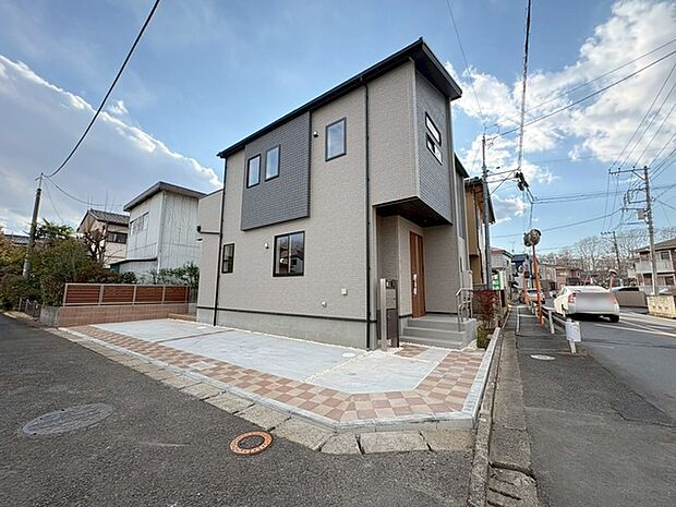 建物が完成しましたので室内のご見学予約スタート。当日のご見学予約も大歓迎です。お気軽にご連絡ください。他にもインターネットに掲載していない情報も沢山ありますので、比較で併せてご見学ができます。 