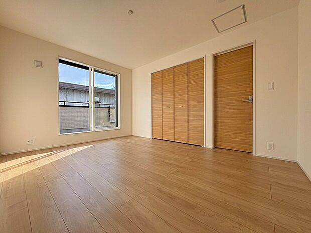 陽当りの良い約8帖のベッドルーム