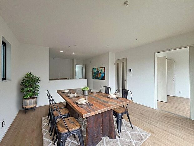 本画像はCGで作成しており、実際に現地に家具は置かれておりません。また、価格に家具は含まれておりません。 