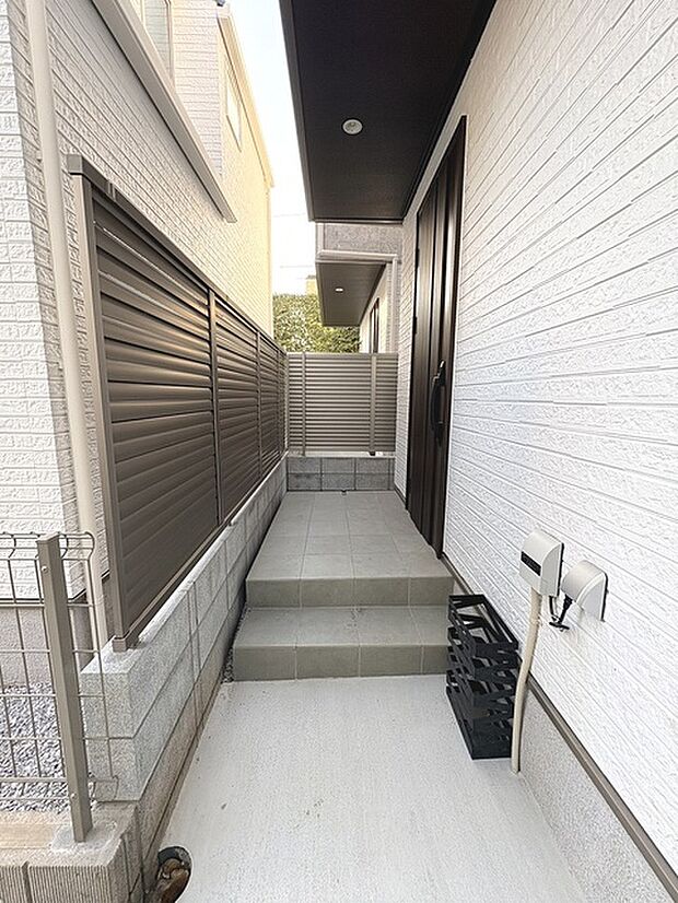 周辺のエリアで他にも沢山売りに出ている物件があります。インターネット掲載前の情報などもありますのでお気軽にお問合せください。まとめてご見学できます。