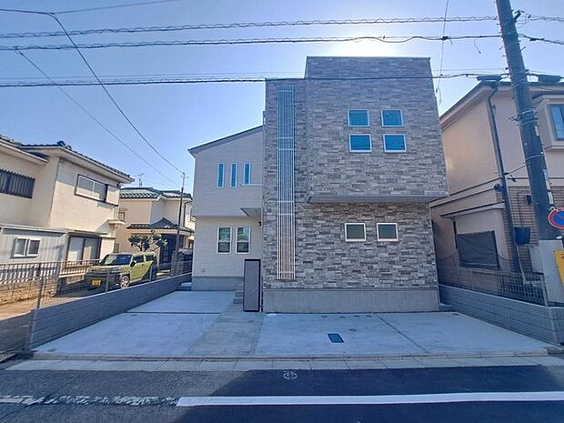 周辺のエリアで他にも沢山売りに出ている物件があります。インターネット掲載前の情報などもありますのでお気軽にお問合せください。まとめてご見学できます。 