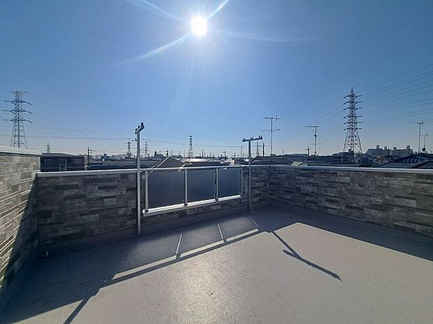 バルコニーからの眺望です。実際に現地で眺望もご確認ください。