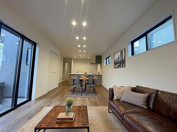 本画像はCGで作成しており、実際に現地に家具は置かれておりません。また、価格に家具は含まれておりません。