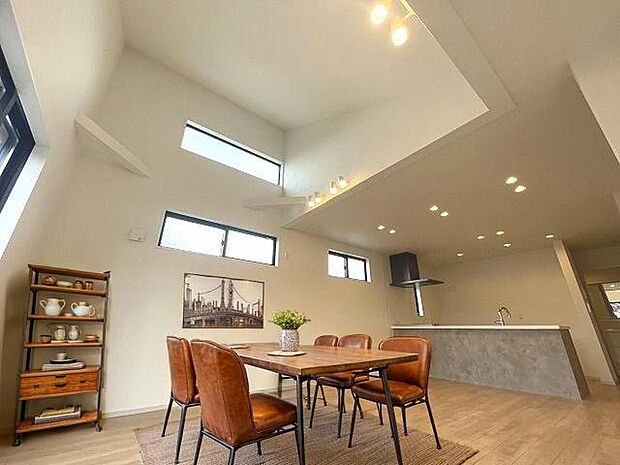 本画像はCGで作成しており、実際に現地に家具は置かれておりません。また、価格に家具は含まれておりません。 