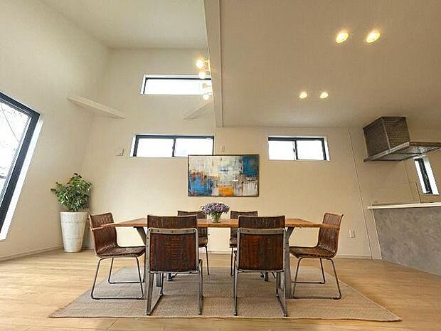 本画像はCGで作成しており、実際に現地に家具は置かれておりません。また、価格に家具は含まれておりません。 