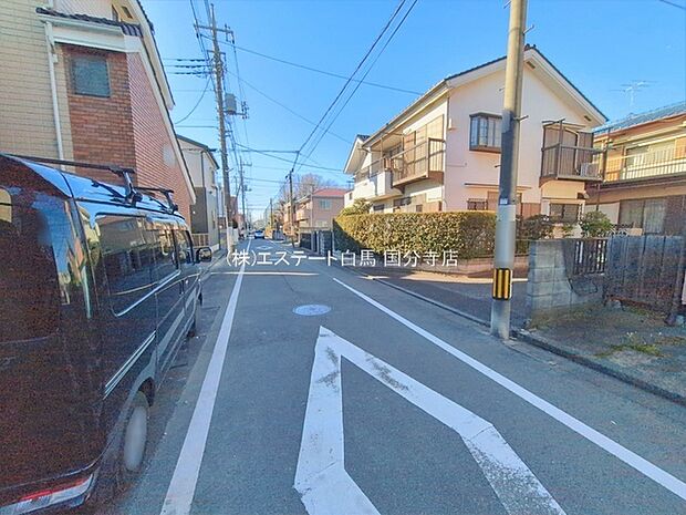 周辺は住宅が建ち並ぶ閑静な住宅街です。