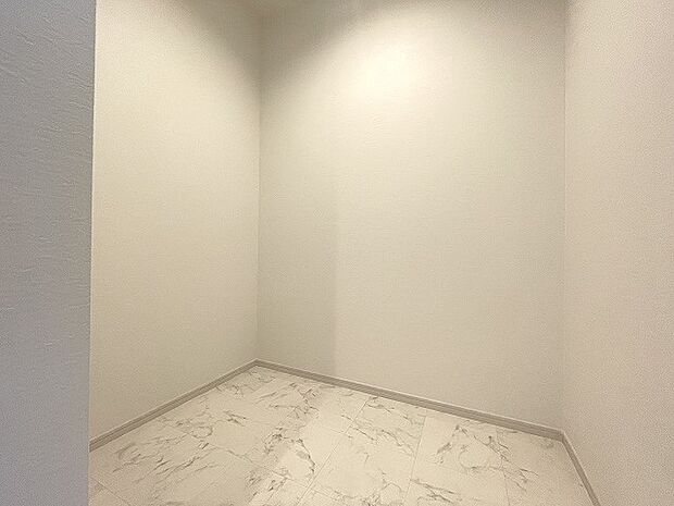 周辺のエリアで他にも沢山売りに出ている物件があります。インターネット掲載前の情報などもありますのでお気軽にお問合せください。まとめてご見学できます。 