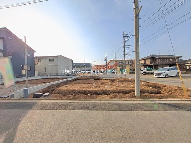 現在建物を建築中です、建築中の物件については現地確認の他、同施工会社の完成施工例のご案内、担当者のプレゼンテーションにてご検討ください。適切なご検討の方法をご説明させて頂きます。 