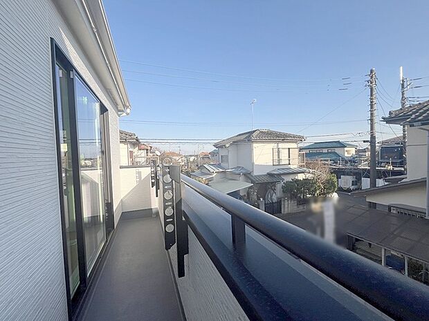 窓からの眺望です。実際に現地で眺望もご確認ください。