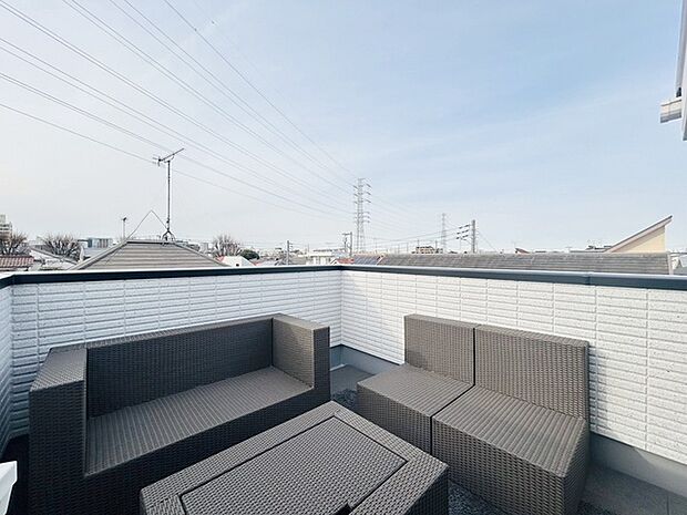 吉祥寺の空が広がる「屋上テラス」のある家。 