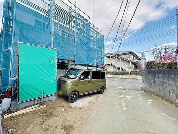 現在建物を建築中です、建築中の物件については現地確認の他、同施工会社の完成施工例のご案内、担当者のプレゼンテーションにてご検討ください。適切なご検討の方法をご説明させて頂きます。