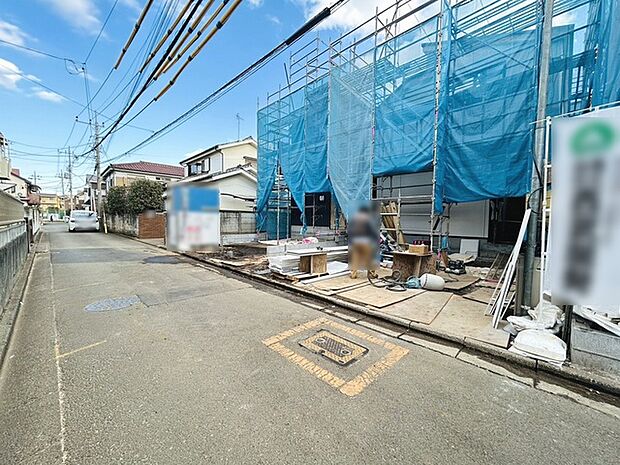 安心して暮らすことのできる住宅街。　住宅地の道路は一般に交通量が少なく車などの騒音が少ないため、住民にとって静かな生活環境が提供されます。 