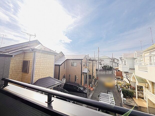 窓からの眺望です。実際に現地で眺望もご確認ください。 