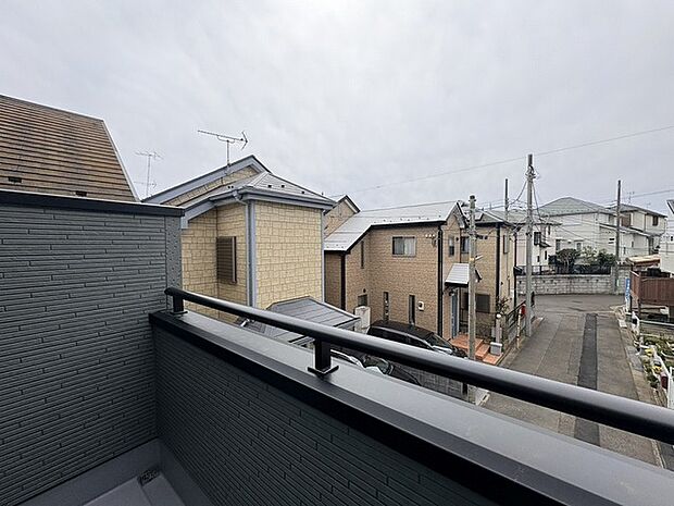 窓からの眺望です。実際に現地で眺望もご確認ください。