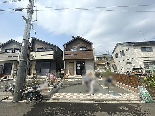 周辺は住宅が建ち並ぶ閑静な住宅街です。