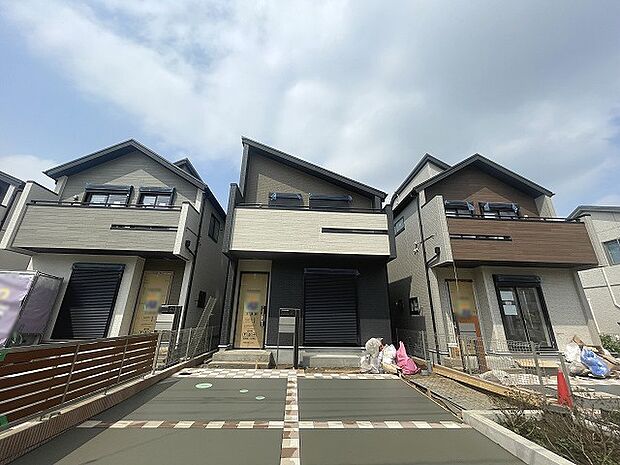 周辺のエリアで他にも沢山売りに出ている物件があります。インターネット掲載前の情報などもありますのでお気軽にお問合せください。まとめてご見学できます。 