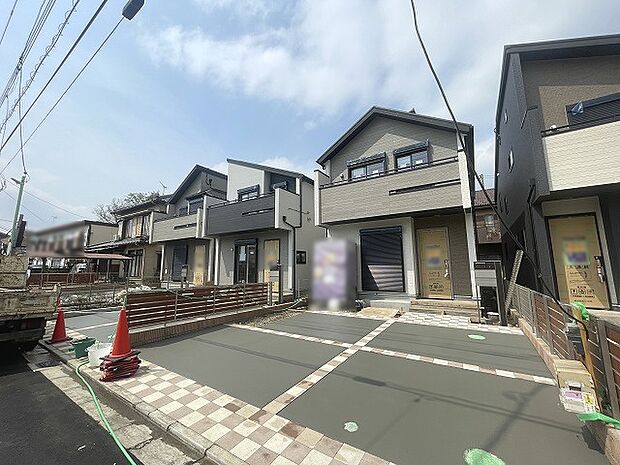 周辺は住宅が建ち並ぶ閑静な住宅街です。