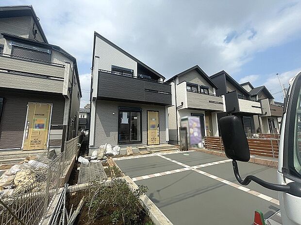 周辺のエリアで他にも沢山売りに出ている物件があります。インターネット掲載前の情報などもありますのでお気軽にお問合せください。まとめてご見学できます。 