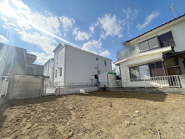 現在建物を建築中です、建築中の物件については現地確認の他、同施工会社の完成施工例のご案内、担当者のプレゼンテーションにてご検討ください。適切なご検討の方法をご説明させて頂きます。 