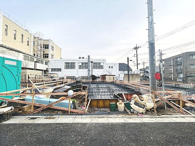 現地のご見学予約もスタートしました。周辺で売りに出ている物件も沢山御座います。まとめてご見学ができますのでお気軽にお申しつけください。 