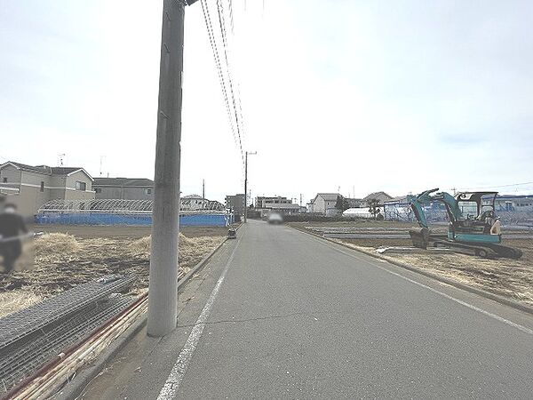 安心して暮らすことのできる住宅街。　住宅地の道路は一般に交通量が少なく車などの騒音が少ないため、住民にとって静かな生活環境が提供されます。