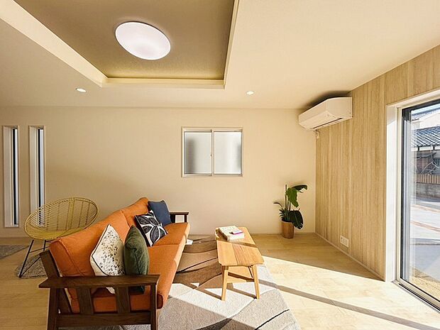 家族みんなが集まるリビング。広さを重視した家族全員が集まれるリビングは、住む上で大事な空間になります。 