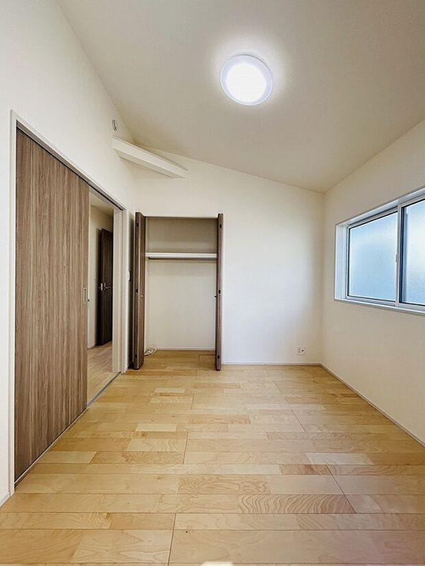 クローゼットなど収納も豊富なお家です。 