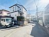 外観：周辺は住宅が建ち並ぶ閑静な住宅街です。 