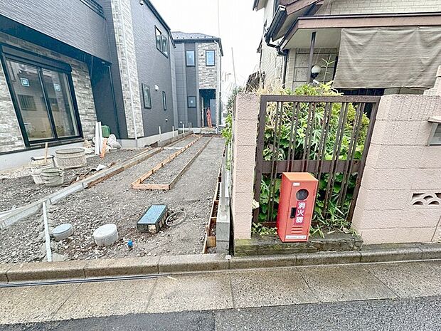 実際に室内をご見学頂くと生活のイメージが広がると思います。家具を置いたイメージや窓からの景色など。 