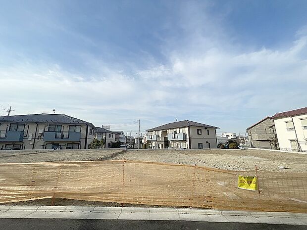 現在建物を建築中です、建築中の物件については現地確認の他、同施工会社の完成施工例のご案内、担当者のプレゼンテーションにてご検討ください。適切なご検討の方法をご説明させて頂きます。