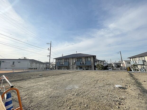 周辺のエリアで他にも沢山売りに出ている物件があります。インターネット掲載前の情報などもありますのでお気軽にお問合せください。まとめてご見学できます。 