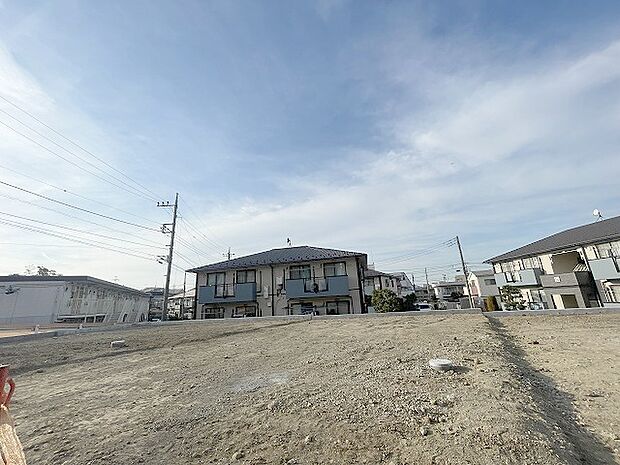 現地のご見学予約もスタートしました。周辺で売りに出ている物件も沢山御座います。まとめてご見学ができますのでお気軽にお申しつけください。 